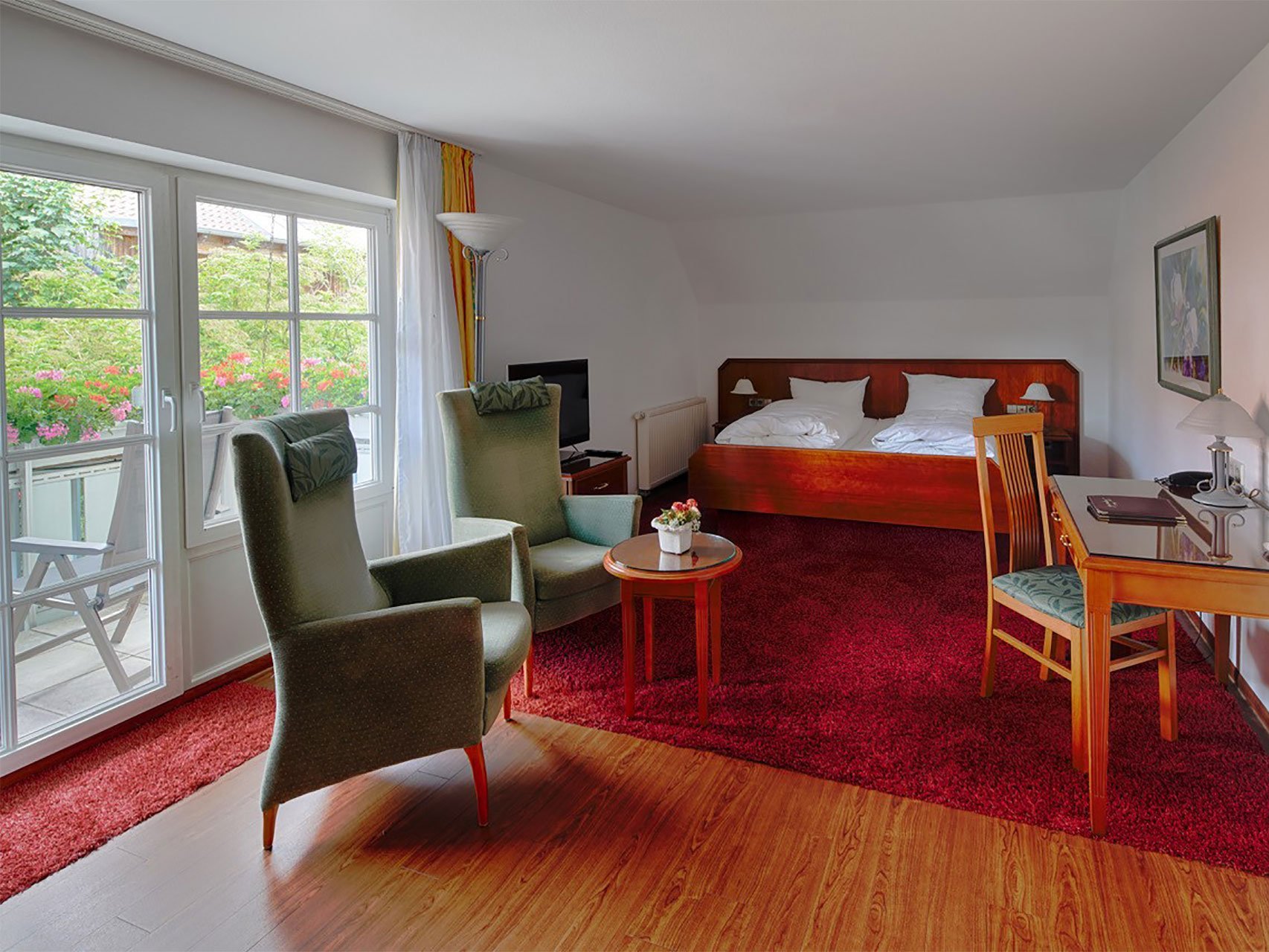 Doppelzimmer Kategorie 1 mit Seeblick des Hotels Seeperle am Bodensee.