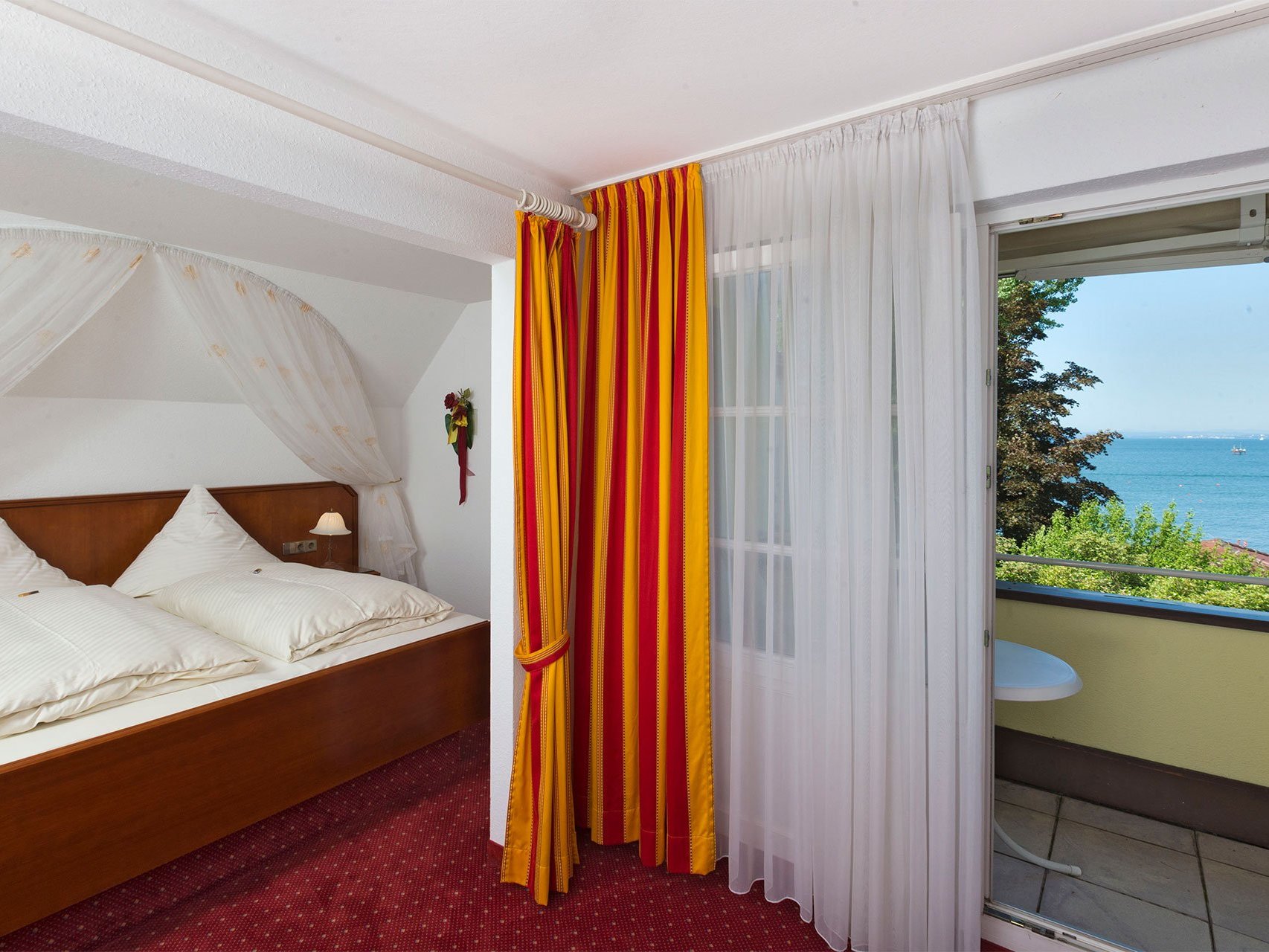 Junior-Suite zur Seeseite des Hotels Seeperle am Bodensee.