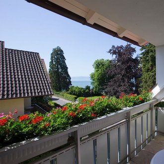 Doppelzimmer Kategorie 1 mit Seeblick des Hotels Seeperle am Bodensee.