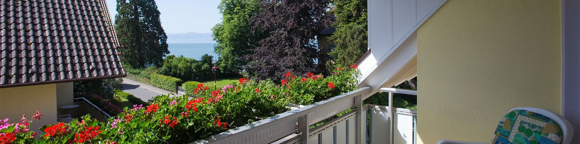 Doppelzimmer Kategorie 1 mit Seeblick des Hotels Seeperle am Bodensee.