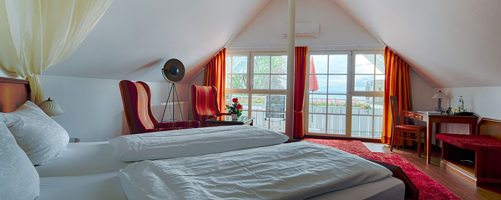 Junior-Suite zur Seeseite des Hotels Seeperle am Bodensee.